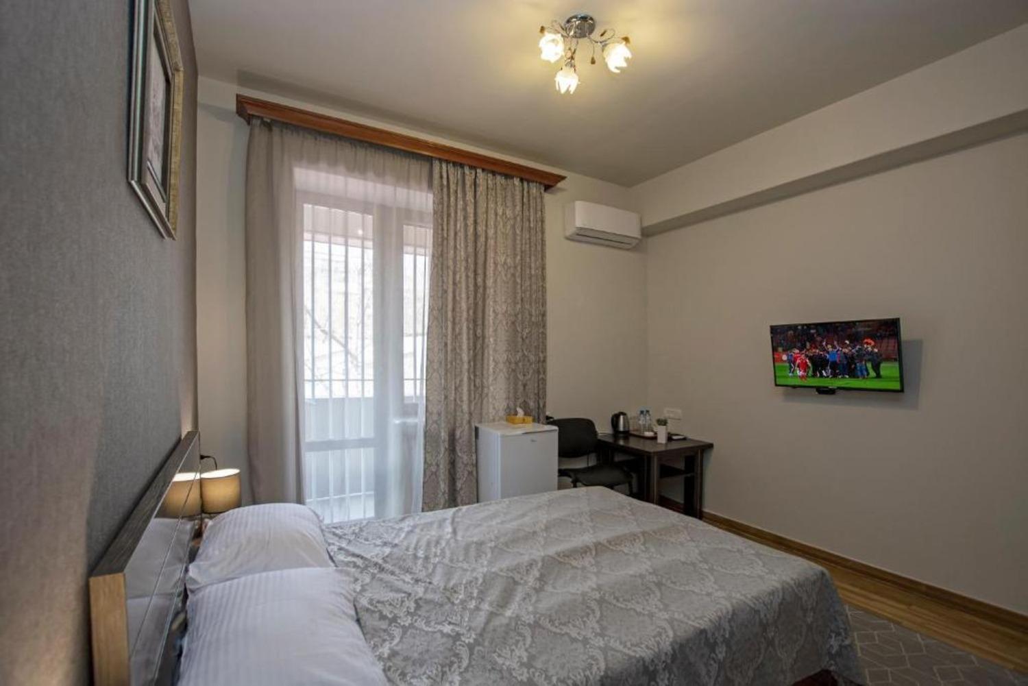 Hotel Season Yerevan Exterior foto