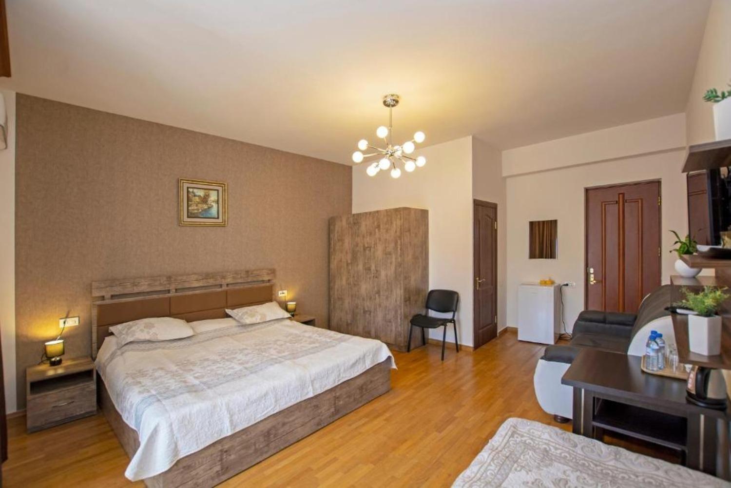 Hotel Season Yerevan Exterior foto